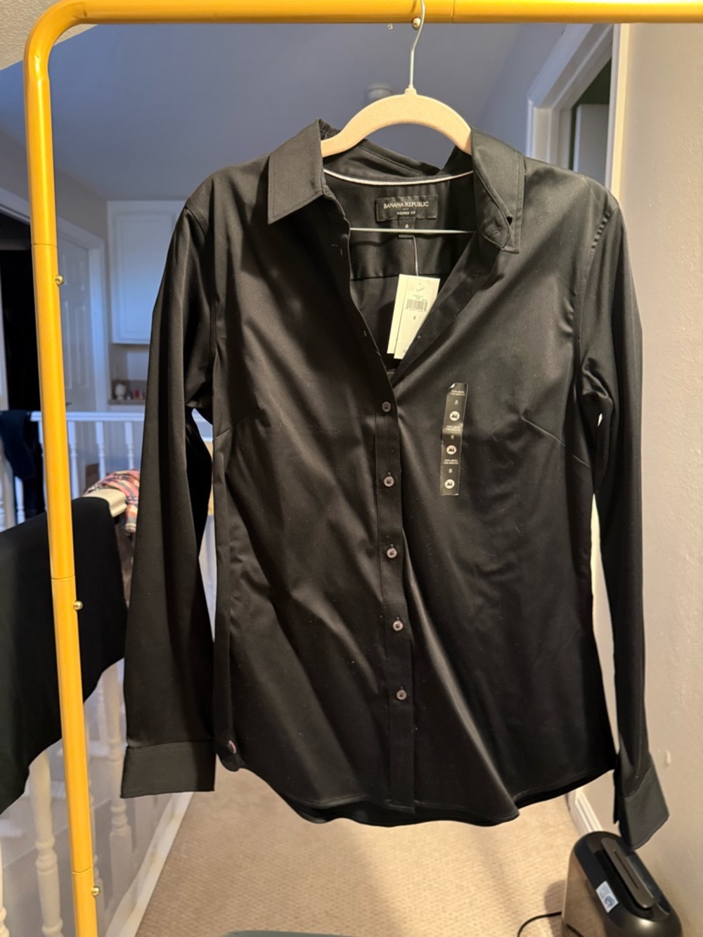 Banana Republic Women’s Black Long-Sleeve Button-Down Shirt